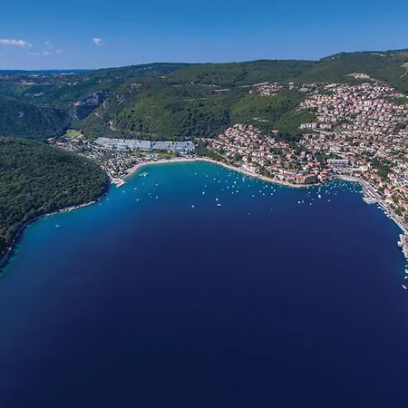 Lovely In Reburici, Trget *